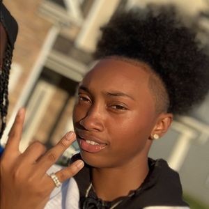 Meet your Posher, Jasmine